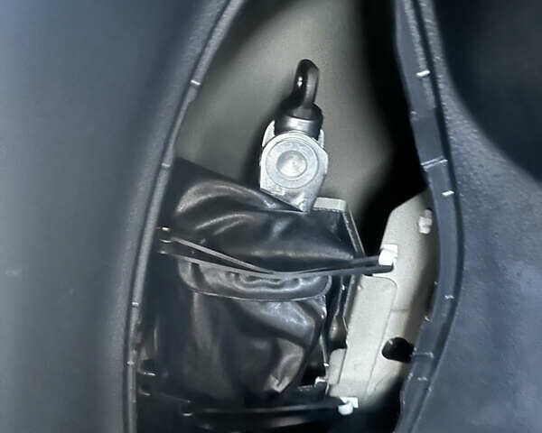 Сірий Ніссан Rogue, об'ємом двигуна 2.49 л та пробігом 91 тис. км за 17700 $, фото 25 на Automoto.ua