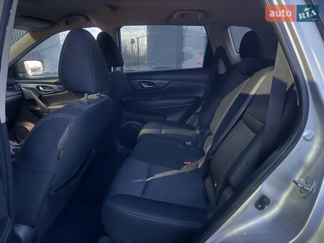 Серый Ниссан Rogue, объемом двигателя 2.49 л и пробегом 180 тыс. км за 11300 $, фото 41 на Automoto.ua