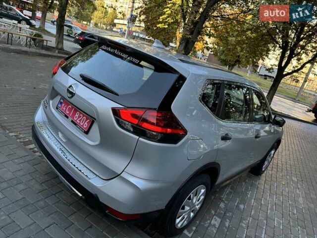Серый Ниссан Rogue, объемом двигателя 2.49 л и пробегом 30 тыс. км за 13600 $, фото 4 на Automoto.ua