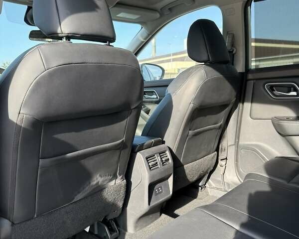 Серый Ниссан Rogue, объемом двигателя 2.5 л и пробегом 31 тыс. км за 22500 $, фото 11 на Automoto.ua