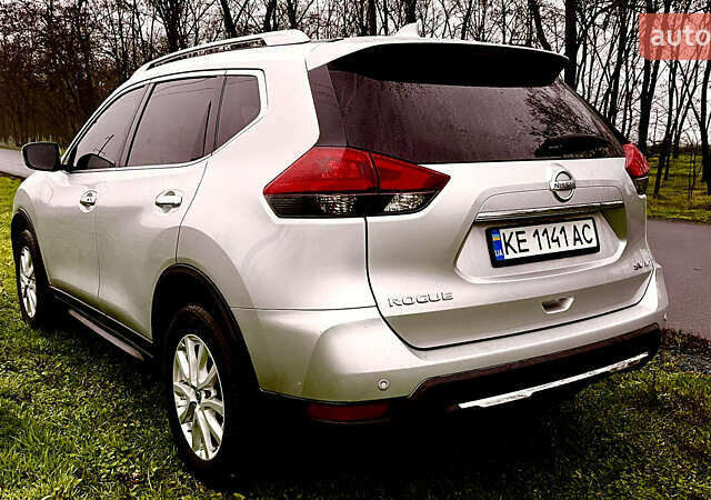 Серый Ниссан Rogue, объемом двигателя 2.49 л и пробегом 56 тыс. км за 17499 $, фото 10 на Automoto.ua