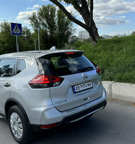 Сірий Ніссан Rogue, об'ємом двигуна 2.49 л та пробігом 122 тис. км за 15300 $, фото 5 на Automoto.ua