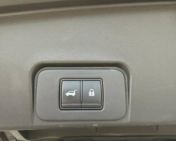 Серый Ниссан Rogue, объемом двигателя 2.5 л и пробегом 31 тыс. км за 22500 $, фото 6 на Automoto.ua