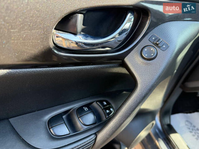 Серый Ниссан Rogue, объемом двигателя 2.49 л и пробегом 220 тыс. км за 14900 $, фото 20 на Automoto.ua