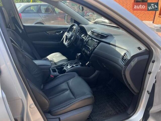 Сірий Ніссан Rogue, об'ємом двигуна 2.5 л та пробігом 68 тис. км за 16000 $, фото 1 на Automoto.ua