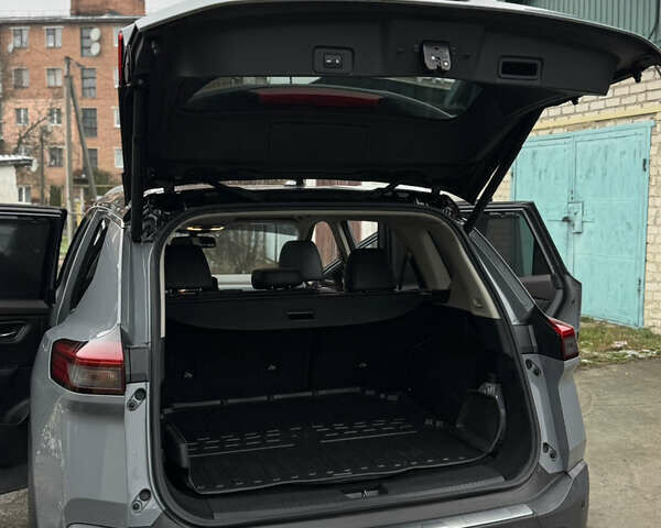 Серый Ниссан Rogue, объемом двигателя 2.49 л и пробегом 84 тыс. км за 27200 $, фото 9 на Automoto.ua