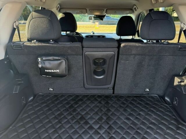 Серый Ниссан Rogue, объемом двигателя 2.5 л и пробегом 56 тыс. км за 17500 $, фото 5 на Automoto.ua