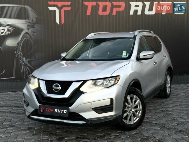 Серый Ниссан Rogue, объемом двигателя 2.49 л и пробегом 180 тыс. км за 11300 $, фото 3 на Automoto.ua
