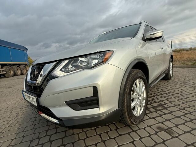 Серый Ниссан Rogue, объемом двигателя 2.5 л и пробегом 57 тыс. км за 17500 $, фото 2 на Automoto.ua