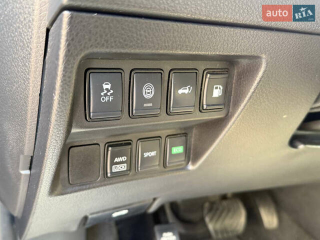 Серый Ниссан Rogue, объемом двигателя 2.49 л и пробегом 220 тыс. км за 14900 $, фото 18 на Automoto.ua