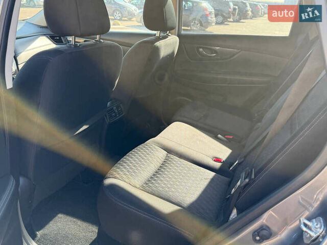 Серый Ниссан Rogue, объемом двигателя 2.49 л и пробегом 220 тыс. км за 14900 $, фото 10 на Automoto.ua