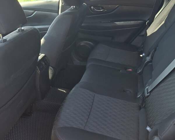 Сірий Ніссан Rogue, об'ємом двигуна 2.49 л та пробігом 98 тис. км за 16500 $, фото 3 на Automoto.ua