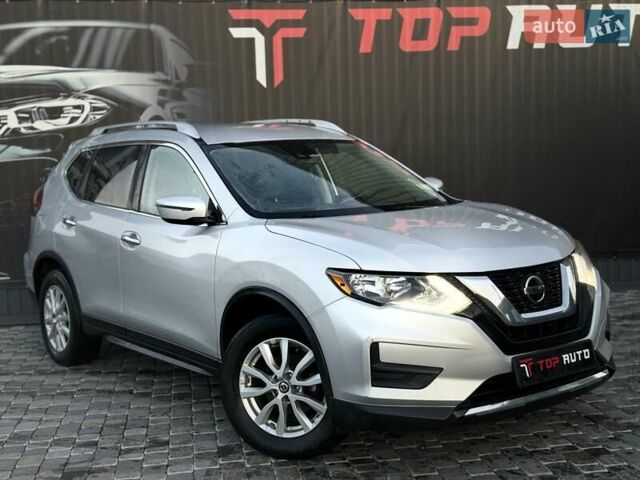 Серый Ниссан Rogue, объемом двигателя 2.49 л и пробегом 180 тыс. км за 11300 $, фото 6 на Automoto.ua