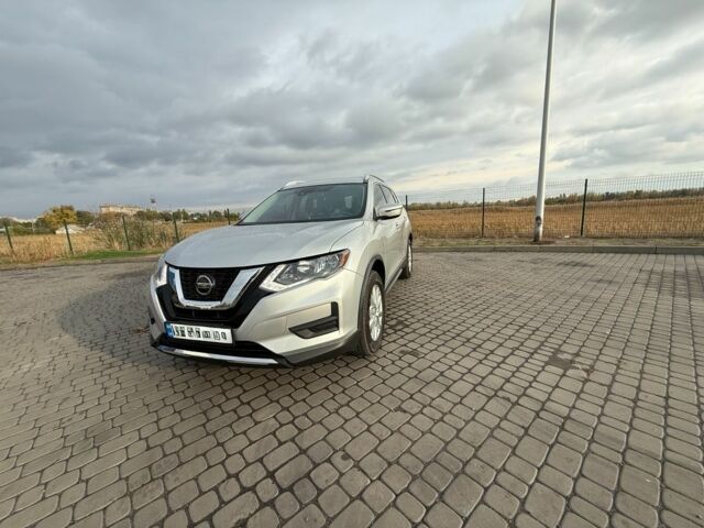 Серый Ниссан Rogue, объемом двигателя 2.5 л и пробегом 57 тыс. км за 17500 $, фото 3 на Automoto.ua