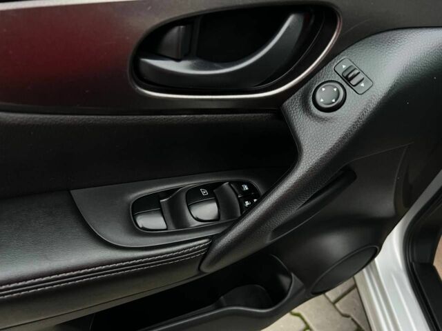 Серый Ниссан Rogue, объемом двигателя 2 л и пробегом 123 тыс. км за 14999 $, фото 8 на Automoto.ua