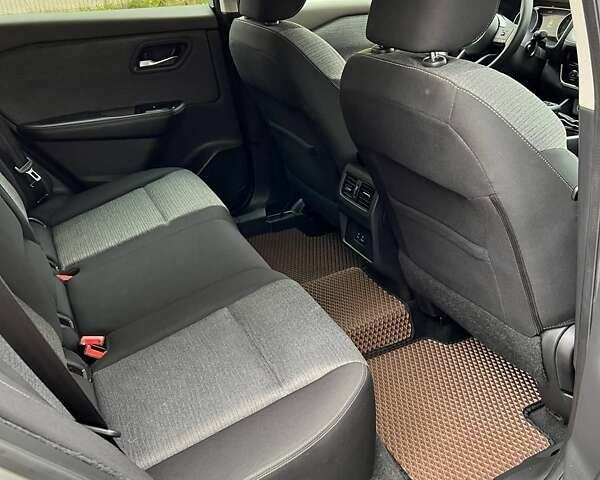 Серый Ниссан Rogue, объемом двигателя 2.49 л и пробегом 122 тыс. км за 21500 $, фото 12 на Automoto.ua