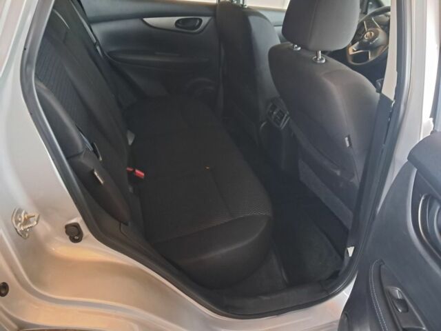 Серый Ниссан Rogue, объемом двигателя 0 л и пробегом 92 тыс. км за 12000 $, фото 10 на Automoto.ua