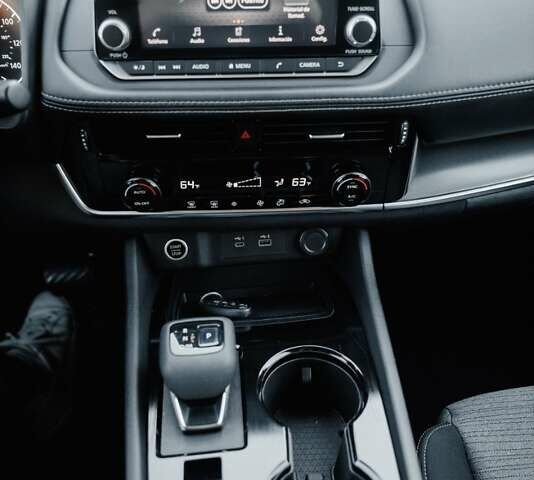 Сірий Ніссан Rogue, об'ємом двигуна 2.49 л та пробігом 125 тис. км за 24200 $, фото 41 на Automoto.ua