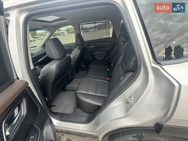 Серый Ниссан Rogue, объемом двигателя 2.49 л и пробегом 83 тыс. км за 23200 $, фото 12 на Automoto.ua