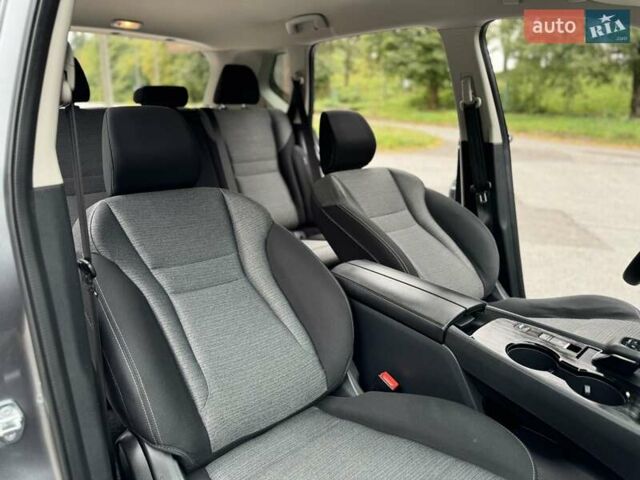 Сірий Ніссан Rogue, об'ємом двигуна 2.49 л та пробігом 127 тис. км за 18800 $, фото 25 на Automoto.ua