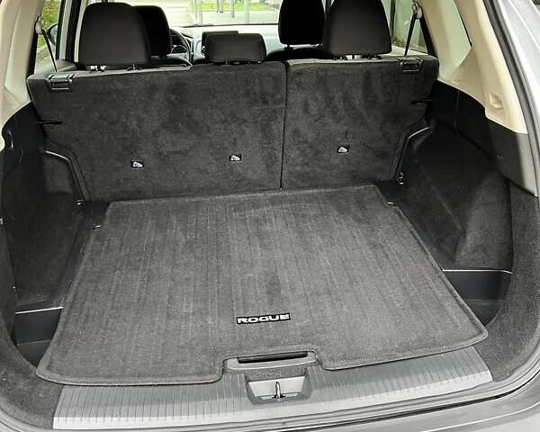 Серый Ниссан Rogue, объемом двигателя 2.49 л и пробегом 122 тыс. км за 21500 $, фото 13 на Automoto.ua