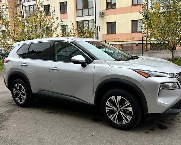 Серый Ниссан Rogue, объемом двигателя 2.49 л и пробегом 122 тыс. км за 21500 $, фото 9 на Automoto.ua