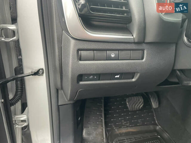 Серый Ниссан Rogue, объемом двигателя 2.49 л и пробегом 145 тыс. км за 22850 $, фото 37 на Automoto.ua