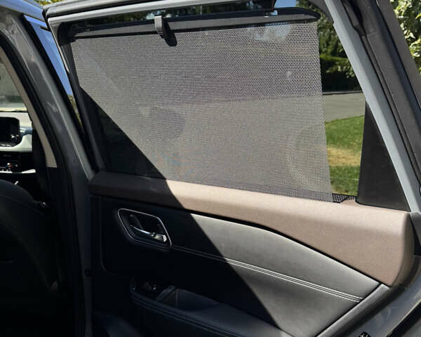 Сірий Ніссан Rogue, об'ємом двигуна 2.49 л та пробігом 27 тис. км за 30900 $, фото 44 на Automoto.ua