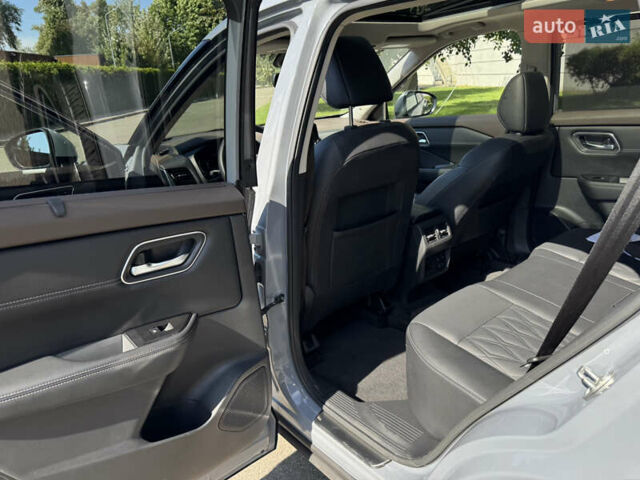 Сірий Ніссан Rogue, об'ємом двигуна 2.49 л та пробігом 27 тис. км за 30900 $, фото 18 на Automoto.ua