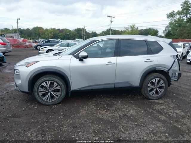 Серый Ниссан Rogue, объемом двигателя 2.5 л и пробегом 85 тыс. км за 5000 $, фото 14 на Automoto.ua