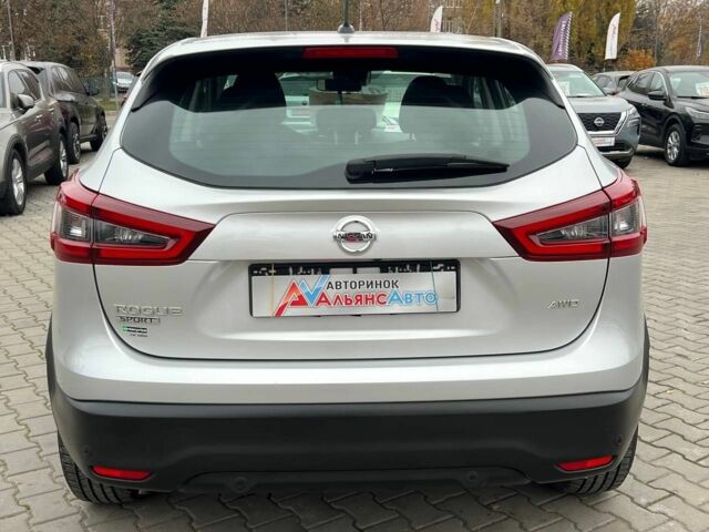 Серый Ниссан Rogue, объемом двигателя 2 л и пробегом 123 тыс. км за 14999 $, фото 5 на Automoto.ua