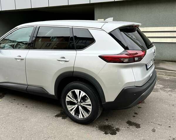 Серый Ниссан Rogue, объемом двигателя 2.49 л и пробегом 122 тыс. км за 21500 $, фото 2 на Automoto.ua