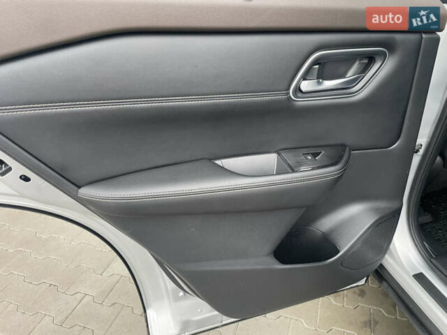 Серый Ниссан Rogue, объемом двигателя 2.49 л и пробегом 145 тыс. км за 22850 $, фото 26 на Automoto.ua