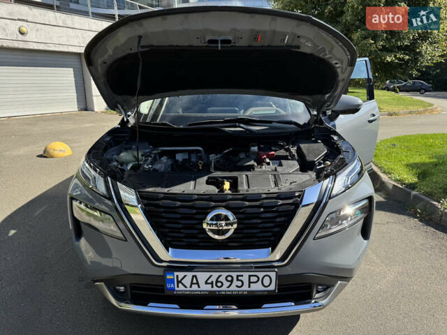Сірий Ніссан Rogue, об'ємом двигуна 2.49 л та пробігом 27 тис. км за 30900 $, фото 5 на Automoto.ua