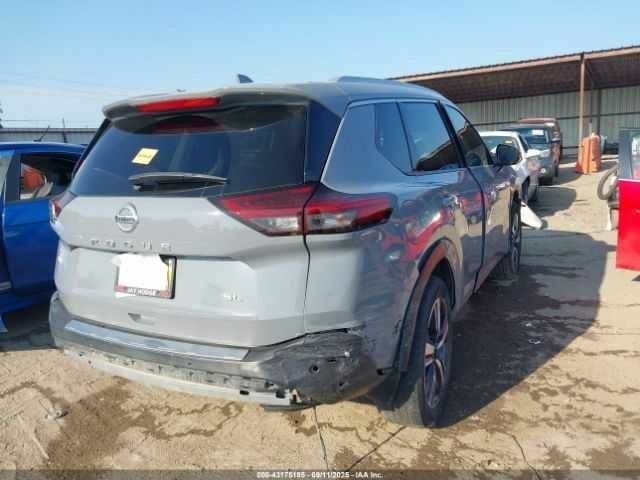 Сірий Ніссан Rogue, об'ємом двигуна 2.5 л та пробігом 73 тис. км за 6000 $, фото 5 на Automoto.ua