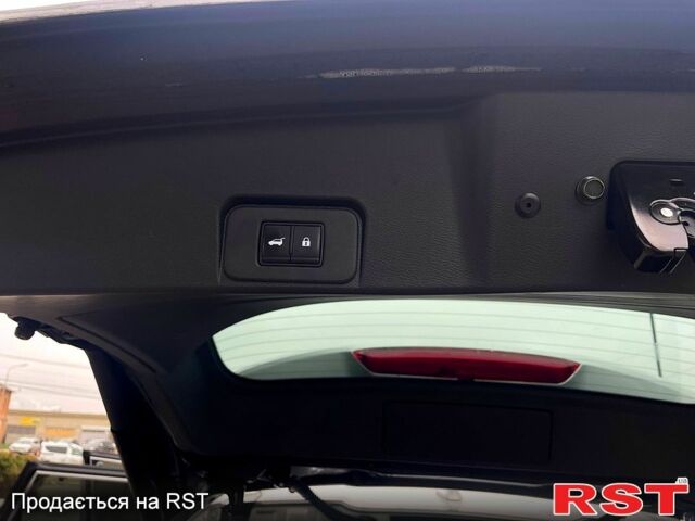 Серый Ниссан Rogue, объемом двигателя 2.5 л и пробегом 57 тыс. км за 25200 $, фото 7 на Automoto.ua