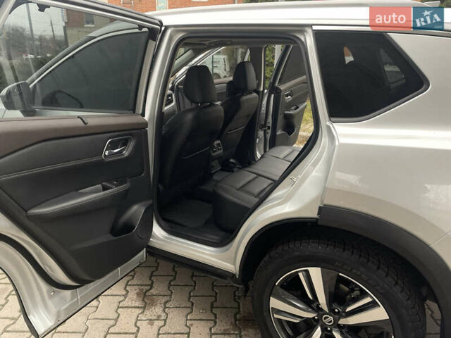 Серый Ниссан Rogue, объемом двигателя 2.49 л и пробегом 57 тыс. км за 25200 $, фото 13 на Automoto.ua