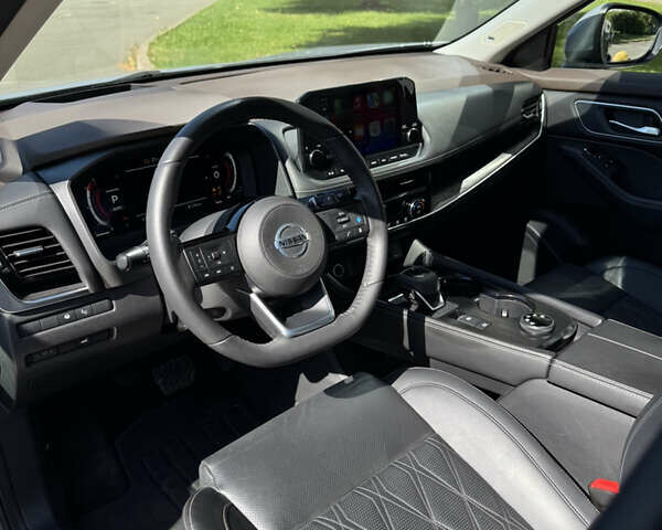 Сірий Ніссан Rogue, об'ємом двигуна 2.49 л та пробігом 27 тис. км за 30900 $, фото 2 на Automoto.ua