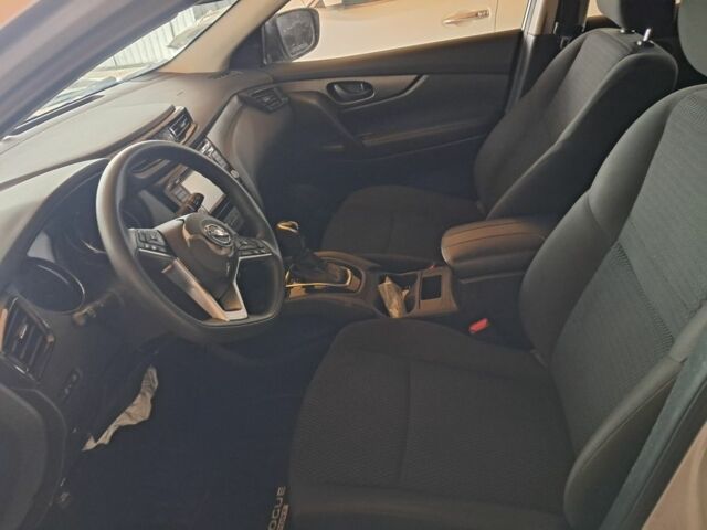 Серый Ниссан Rogue, объемом двигателя 0 л и пробегом 92 тыс. км за 12000 $, фото 1 на Automoto.ua