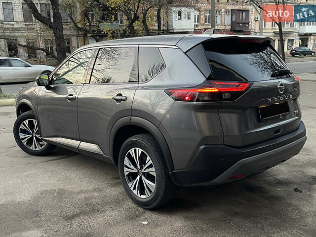 Серый Ниссан Rogue, объемом двигателя 2.49 л и пробегом 151 тыс. км за 19990 $, фото 5 на Automoto.ua