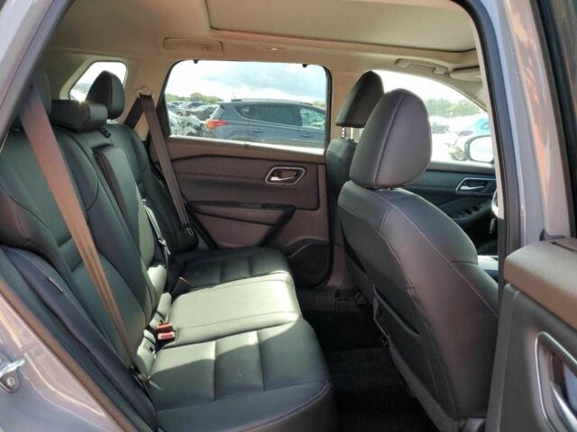 Сірий Ніссан Rogue, об'ємом двигуна 2.5 л та пробігом 73 тис. км за 13200 $, фото 10 на Automoto.ua