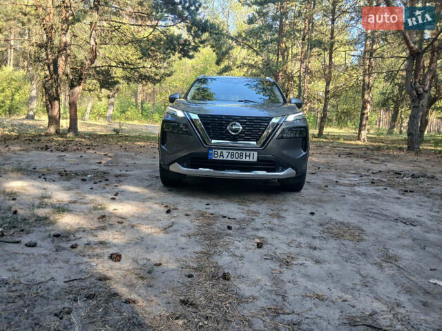 Серый Ниссан Rogue, объемом двигателя 1.5 л и пробегом 88 тыс. км за 27500 $, фото 4 на Automoto.ua