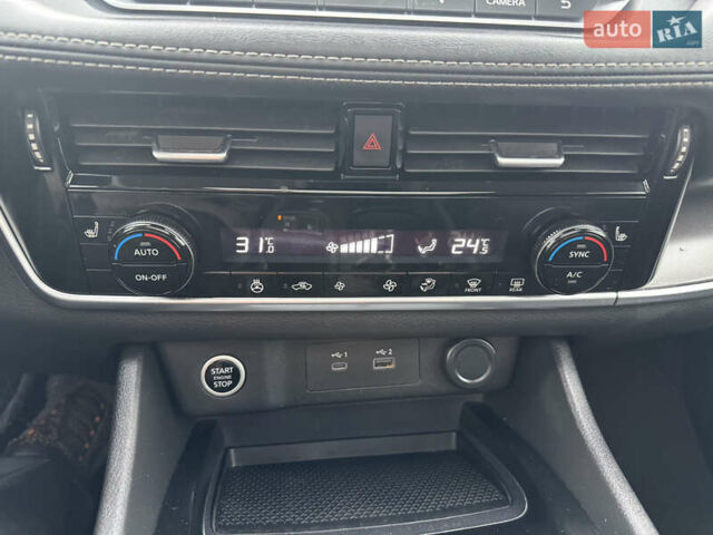 Сірий Ніссан Rogue, об'ємом двигуна 2.49 л та пробігом 140 тис. км за 23500 $, фото 4 на Automoto.ua