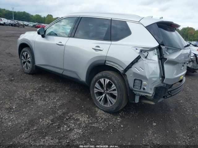 Серый Ниссан Rogue, объемом двигателя 2.5 л и пробегом 85 тыс. км за 5000 $, фото 2 на Automoto.ua