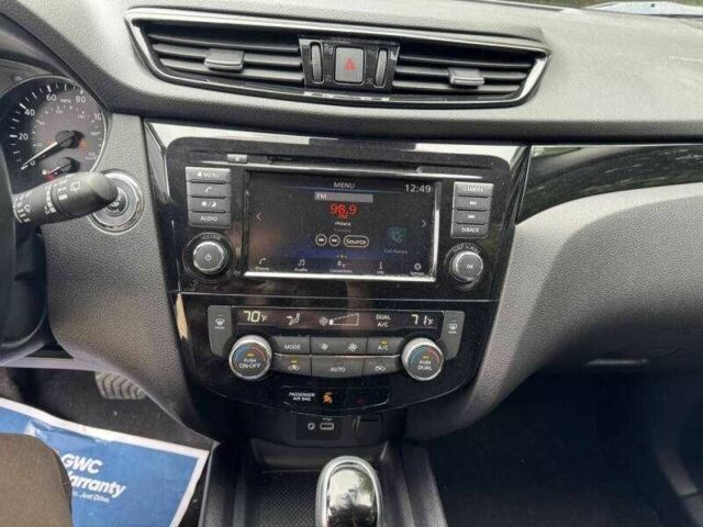 Серый Ниссан Rogue, объемом двигателя 2 л и пробегом 39 тыс. км за 4000 $, фото 6 на Automoto.ua