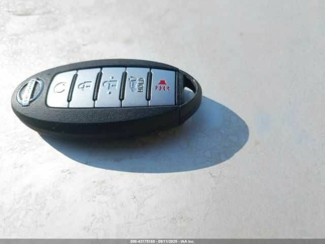 Сірий Ніссан Rogue, об'ємом двигуна 2.5 л та пробігом 73 тис. км за 6000 $, фото 10 на Automoto.ua