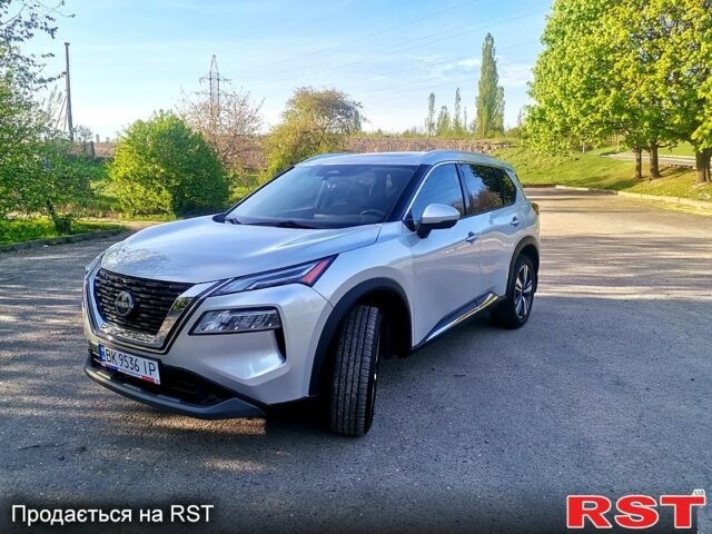 Серый Ниссан Rogue, объемом двигателя 2.5 л и пробегом 61 тыс. км за 22450 $, фото 1 на Automoto.ua