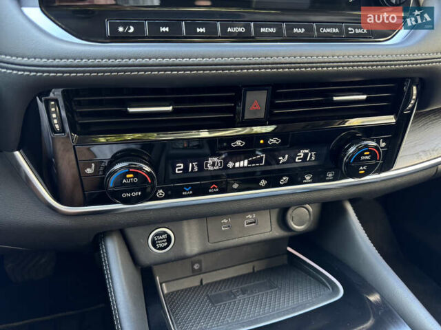 Сірий Ніссан Rogue, об'ємом двигуна 2.49 л та пробігом 27 тис. км за 30900 $, фото 9 на Automoto.ua