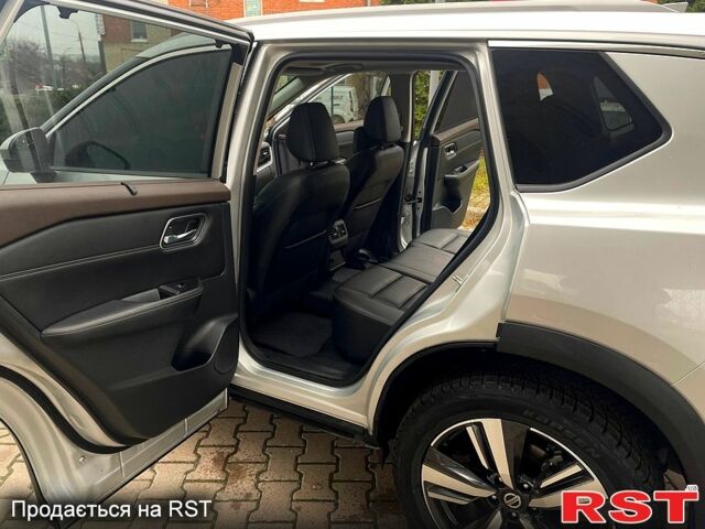 Серый Ниссан Rogue, объемом двигателя 2.5 л и пробегом 57 тыс. км за 25200 $, фото 10 на Automoto.ua