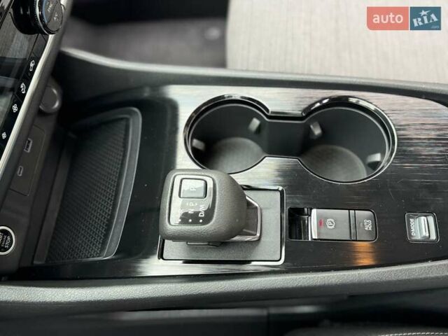 Сірий Ніссан Rogue, об'ємом двигуна 2.49 л та пробігом 127 тис. км за 18800 $, фото 39 на Automoto.ua